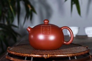 《西施》宜興紫砂壺工藝美術(shù)師純手工雞血大紅袍西施茶壺茶杯茶具 《西施》宜興紫砂壺工藝美術(shù)師純手工雞血大紅袍西施茶壺茶杯茶具