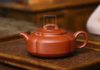 《周盤》宜興紫砂壺工藝美術師手工紅皮龍泡茶壺周盤茶具 《周盤》宜興紫砂壺工藝美術師手工紅皮龍泡茶壺周盤茶具