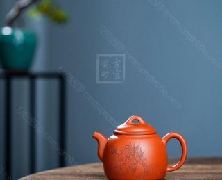 《秦權(quán)》 《秦權(quán)》