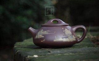 《山水石瓢》宜興工藝美術(shù)師手工紫砂壺茶壺具紫泥石瓢 《山水石瓢》宜興工藝美術(shù)師手工紫砂壺茶壺具紫泥石瓢
