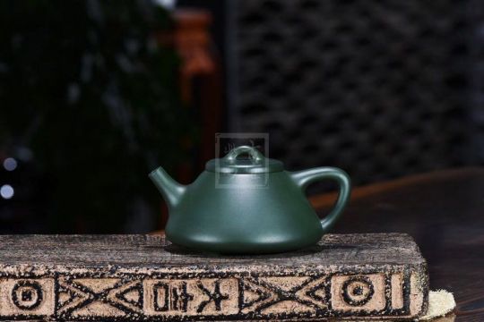 《石瓢》民國綠紫砂茶壺石瓢全手工實力派名家宜興原礦紫砂喝茶壺 《石瓢》民國綠紫砂茶壺石瓢全手工實力派名家宜興原礦紫砂喝茶壺