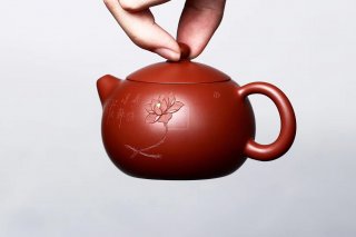 《西施》宜興紫砂壺工藝美術師全手工茶壺老師大紅袍西施 《西施》宜興紫砂壺工藝美術師全手工茶壺老師大紅袍西施