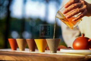 《五色聞香杯》 《五色聞香杯》