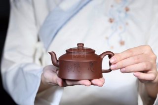 《柱礎》 《柱礎》