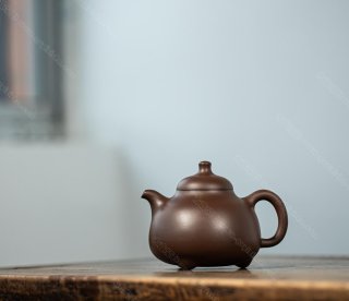 三足乳鼎 三足乳鼎