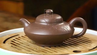 《合歡》宜興紫砂壺助理工藝美術(shù)師手工泡茶壺合歡茶具壺 《合歡》宜興紫砂壺助理工藝美術(shù)師手工泡茶壺合歡茶具壺