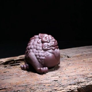 《招財(cái)金蟾》宜興紫砂壺茶壺茶具紫泥手工泡茶壺 《招財(cái)金蟾》宜興紫砂壺茶壺茶具紫泥手工泡茶壺