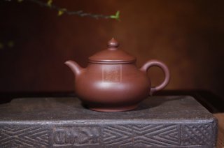 《潘壺》宜興名家紫砂壺工藝美術(shù)員手工功夫茶壺茶具套裝紫泥潘壺 《潘壺》宜興名家紫砂壺工藝美術(shù)員手工功夫茶壺茶具套裝紫泥潘壺
