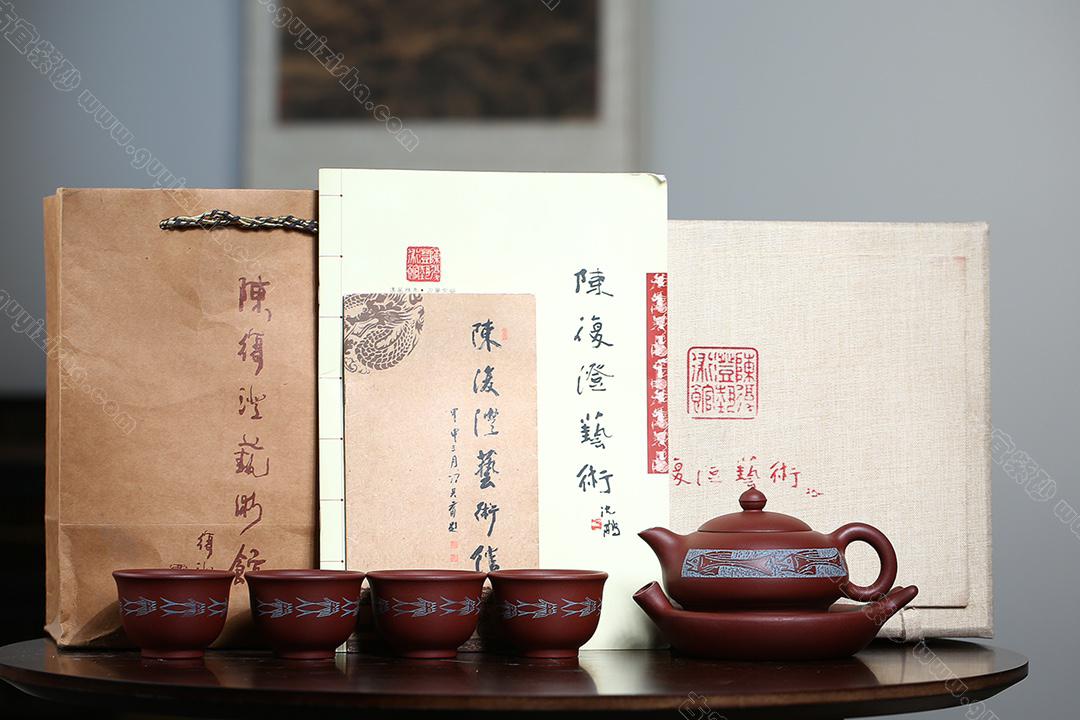 爆竹聲中一歲除，春風送暖入屠蘇<br>【